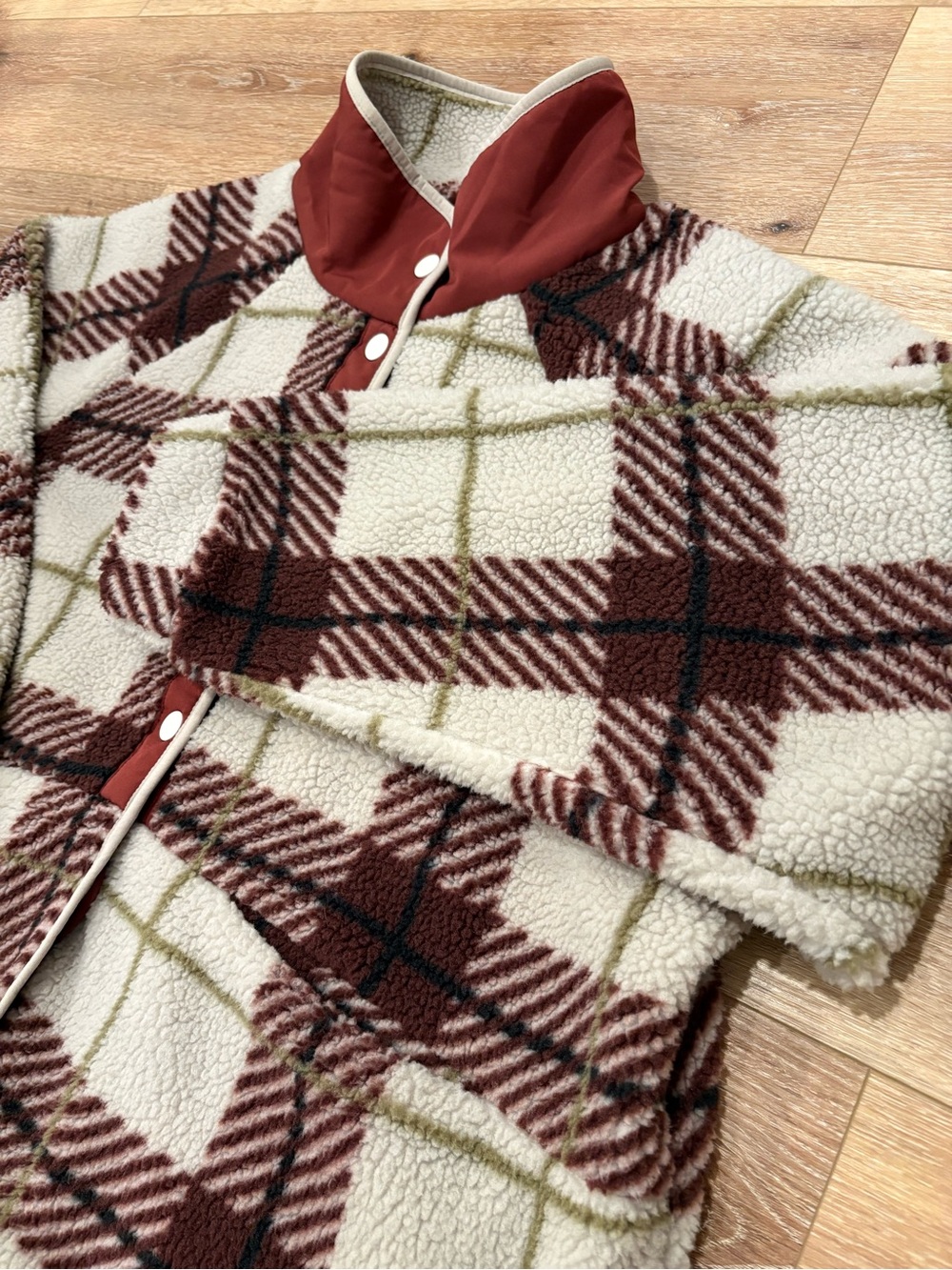 Women’s Plush Double Lines Plaid Snap-Front Jacket - Cream & Burgundy-Size XL